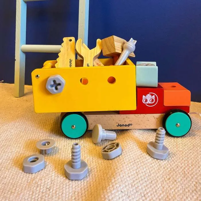 Camion-de-bricolage-à-tirer-Bricokids-Janod Camion de bricolage à tirer Brico'kids Janod Solde