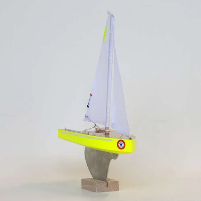 Jouet-en-bois-Voilier-Korrigan-jaune-fluo-Tirot Vente Directe Jouet en bois Voilier Korrigan jaune fluo Tirot