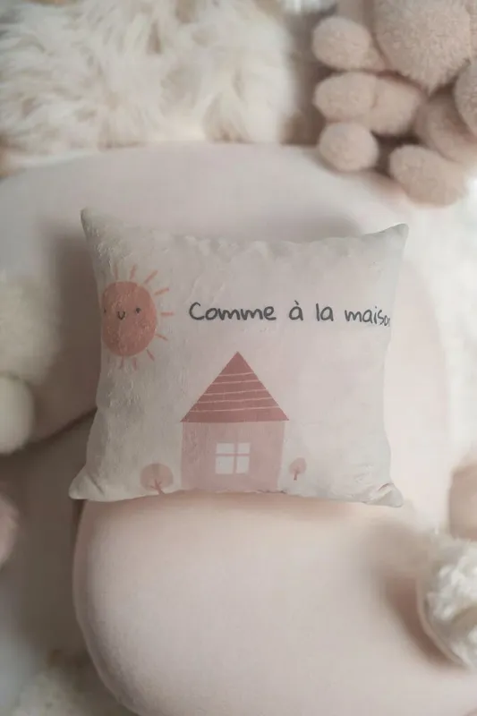 Coussin-Naissance-Fait-Main-–-Collection-Petit-Ourson Artisanat Coussin Naissance Fait Main – Collection Petit Ourson