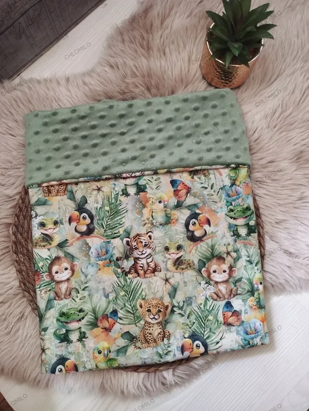 Couverture-bébé-personnalisée-animaux-de-la-savane-vert Couverture bébé personnalisée animaux de la savane vert En Vogue