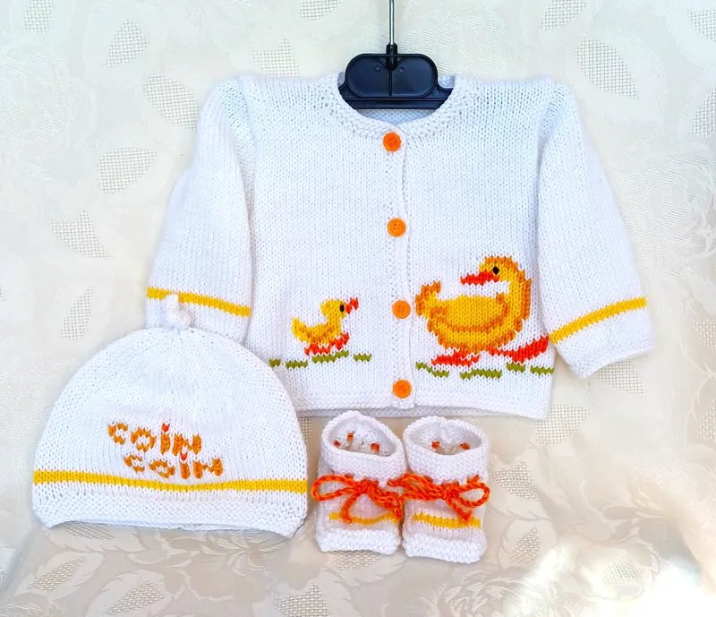 Ensemble-tricot-bébé-naissance-1-mois-layette-tricot-main Prix Promo Ensemble tricot bébé, naissance 1 mois, layette tricot main
