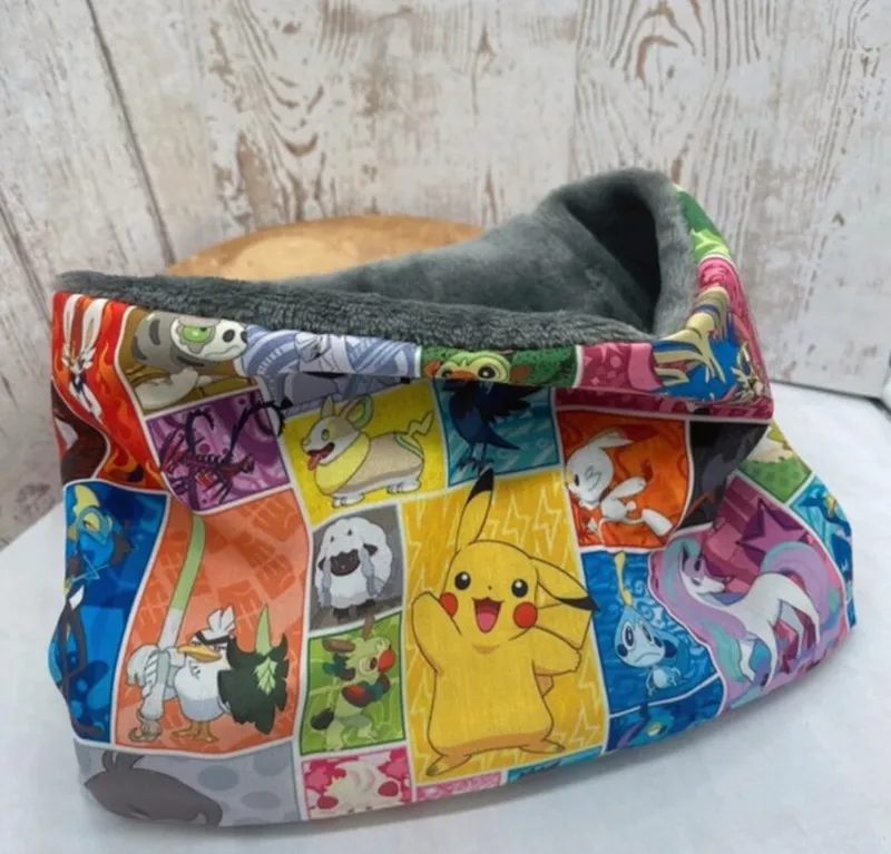 Snood-garçon-motifs-Pokemon-en-polaire-ou-coton--Ateliersdisa Snood garçon motifs Pokemon en polaire ou coton -Ateliersdisa Authentique
