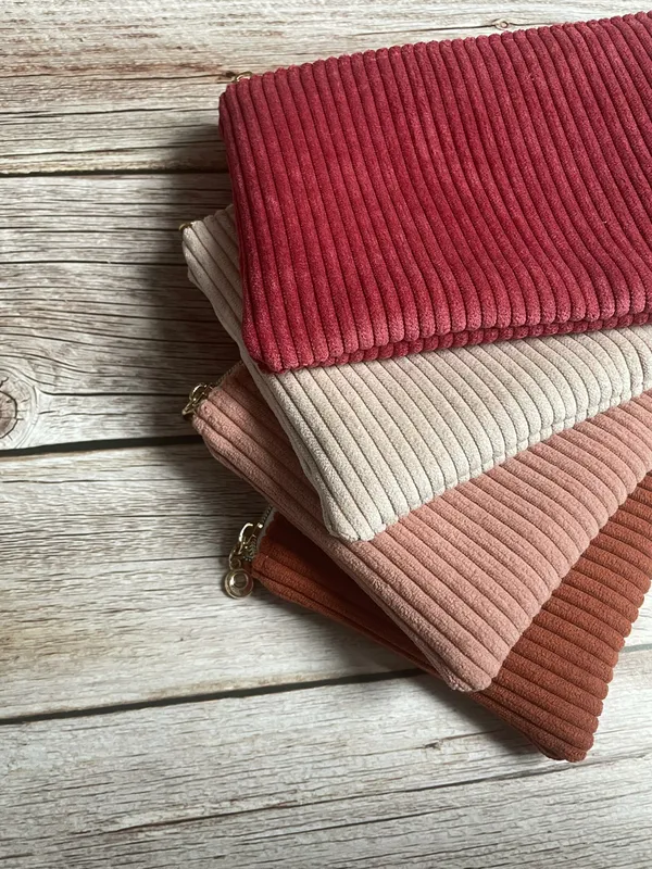 Trousse-plate-pochette-mini-en-velours-cotelé Promotion Saisonnière Trousse plate, pochette mini en velours cotelé
