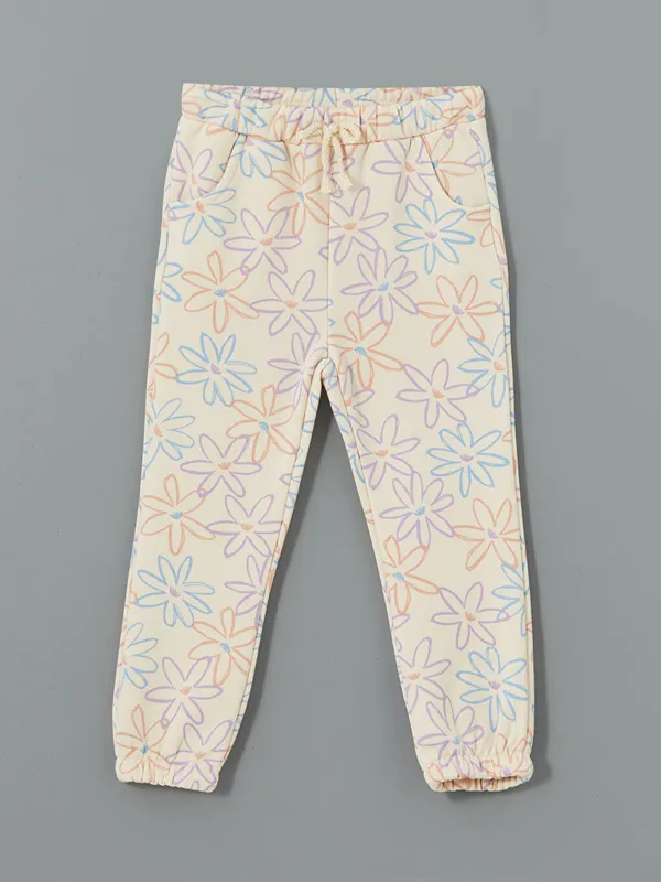 LCW-Kids-Pantalon-de-surv234tement-233pais-imprim233-224-taille-233lastiqu233e-pour-filles Achat Immédiat LCW Kids Pantalon de survêtement épais imprimé à taille élastiquée pour filles