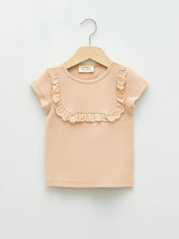 LCW-baby-T-shirt-B233b233-Fille-en-Coton-224-Manches-Courtes-avec-D233tails-Festonn233s-et-Col-Rond Prix Réduit LCW baby T-shirt Bébé Fille en Coton à Manches Courtes avec Détails Festonnés et Col Rond
