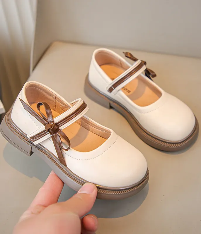 Ballerines-blanches-à-semelles-marrons-pour-fillettes-11802 Ballerines blanches à semelles marrons pour fillettes Nouvelle Collection
