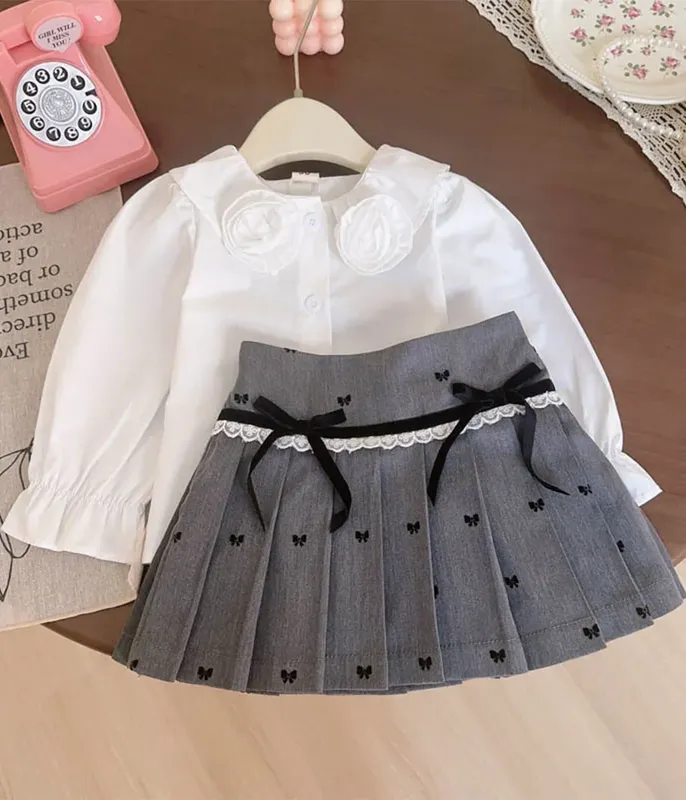 Ensemble-de-jupe-grise-à-petit-noeud-et-chemise-blanche-12068 Meilleur Choix Ensemble de jupe grise à petit noeud et chemise blanche