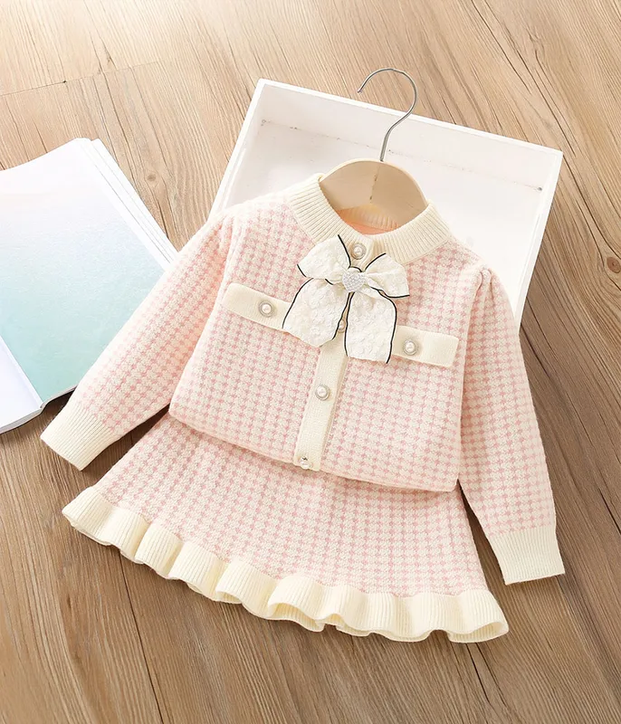 Ensemble-en-laine-de-jupe-et-cardigan-roses-doux-12361 Meilleure Qualité Ensemble en laine de jupe et cardigan roses doux
