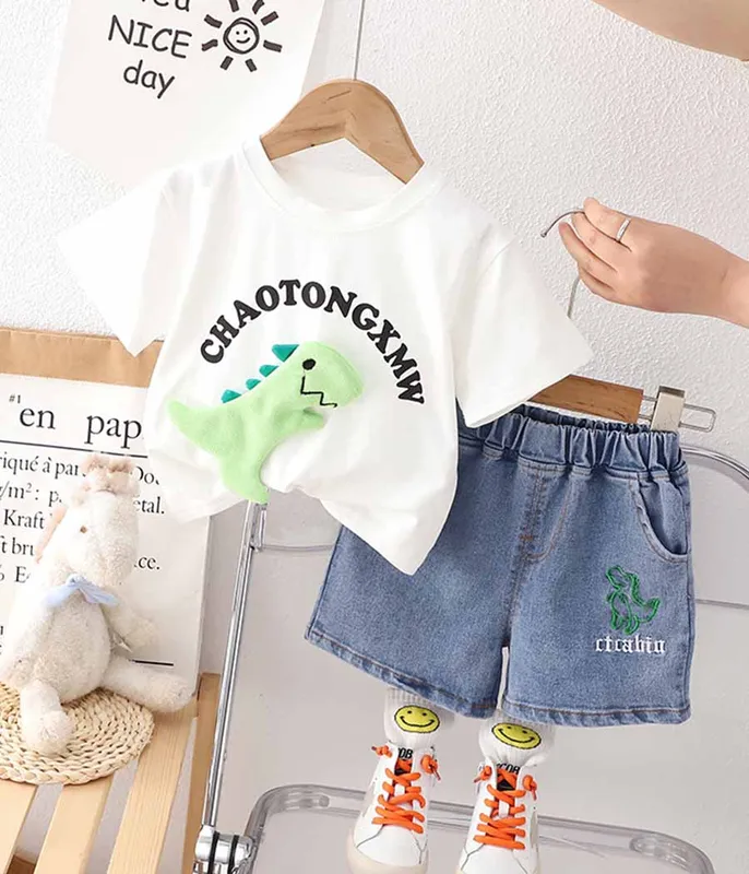 Short-en-jean-et-pull-blanc-imprimé-dinosaure-pour-garçons-12447 Prix Choc Short en jean et pull blanc imprimé dinosaure pour garçons